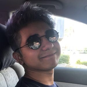 Meet your Posher, Javier